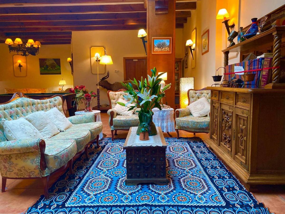 Hotel El Curro Burunchel Exteriör bild