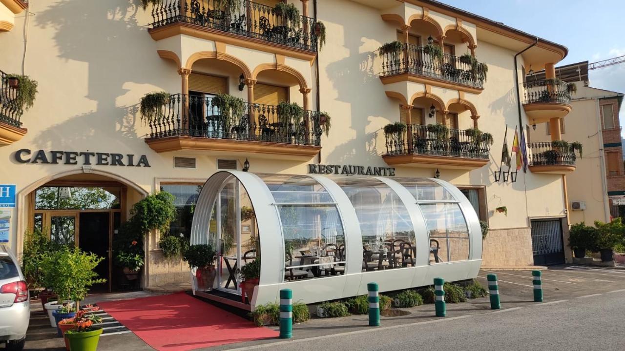 Hotel El Curro Burunchel Exteriör bild