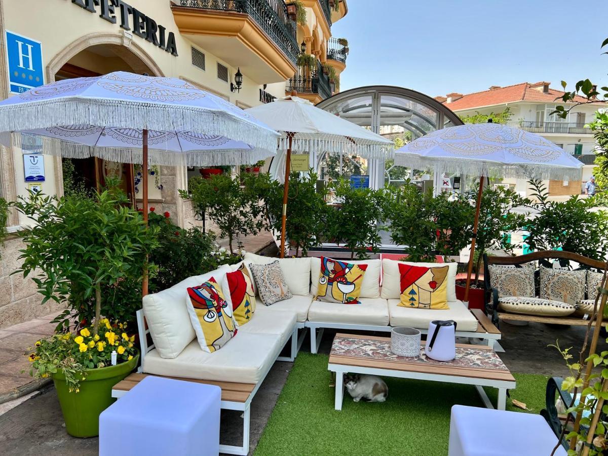 Hotel El Curro Burunchel Exteriör bild